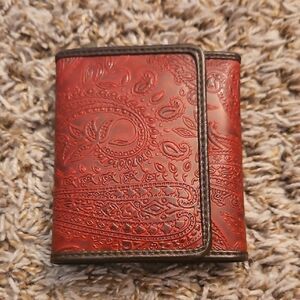 Relic Red Tooled Paisley Leather Trifold Wallet | Excellent Condition